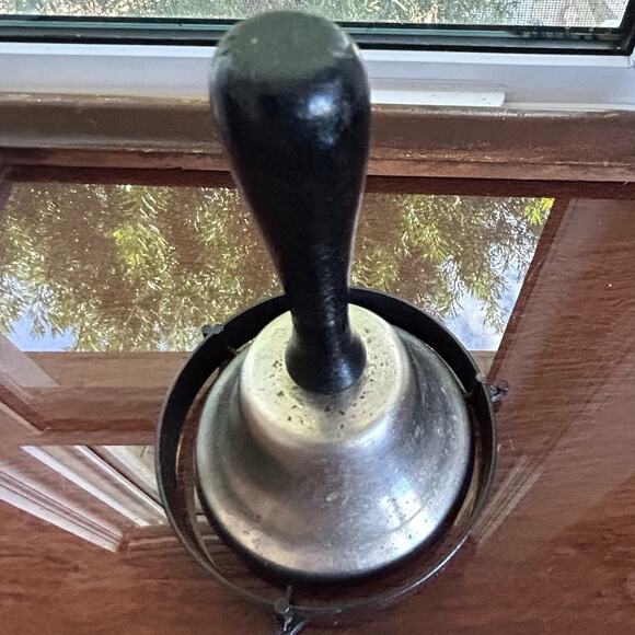 Vintage Handbell with Wooden Handle and Cast Metal Bell, School or Service Bell - Picture 4 of 10